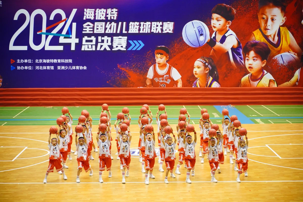 职业球员如何通过联赛提升竞技水平_2